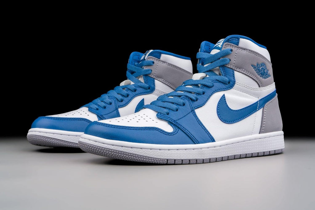 Jordan Men's 1 Retro High OG True Blue/White-Cement Grey W601