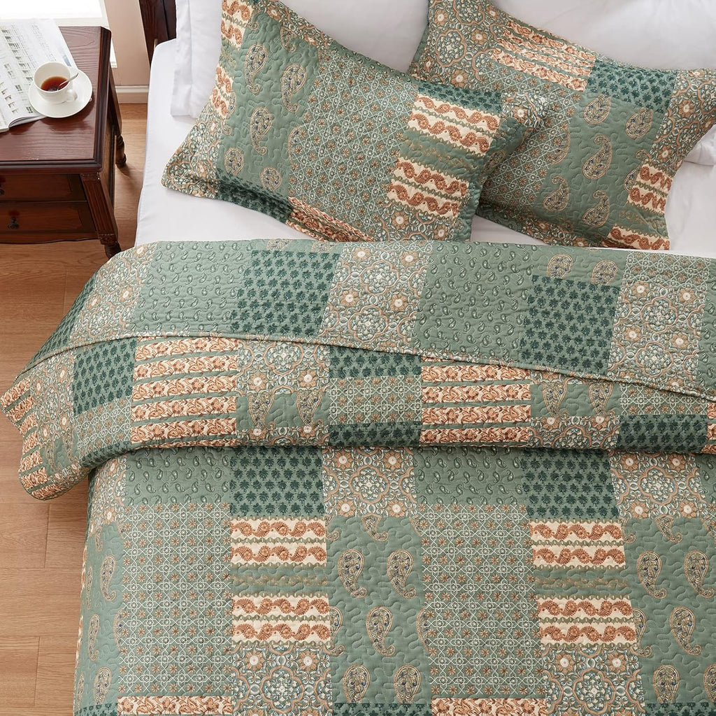 LEAONME Quilt Set Full/Queen Floral Paisley Olive Green with 2 Pillow Shams X85767