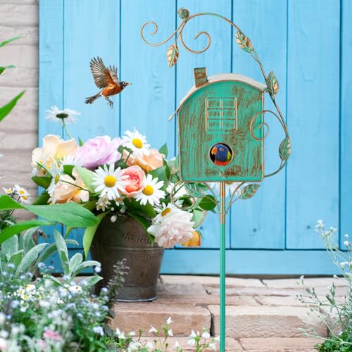 VEWOGARDEN Metal Bird House with Pole for Outdoor Garden Decor C581591