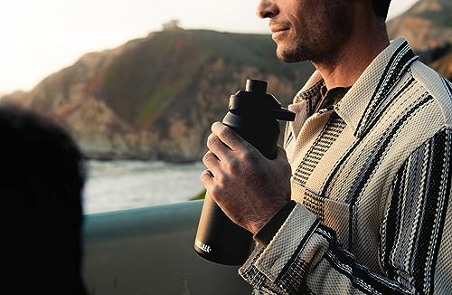 CamelBak Chute Mag Vacuum Insulated Stainless Steel Water Bottle F535813