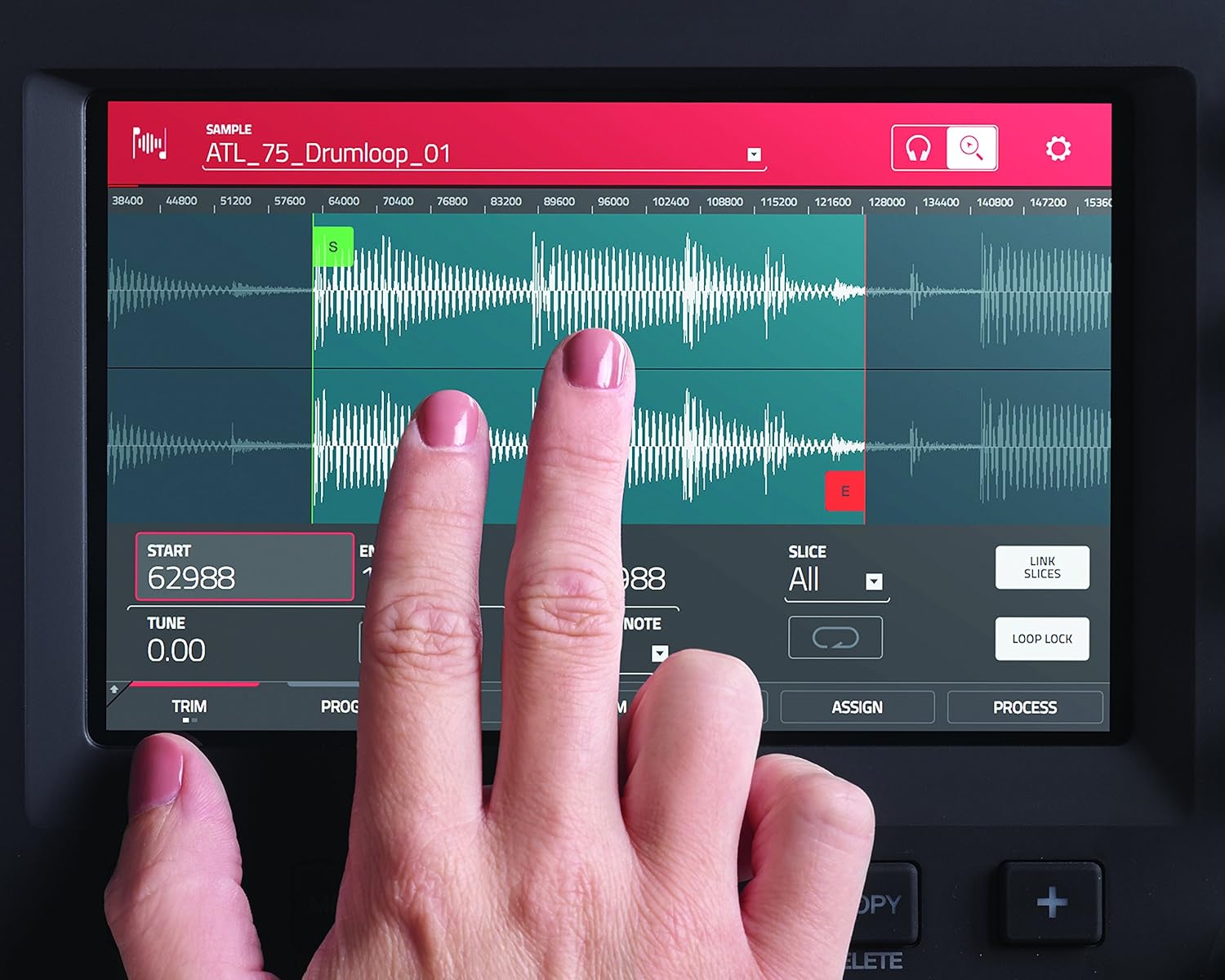 Akai Professional MPC Touch Music Production Station with 7" Touchscreen I88729