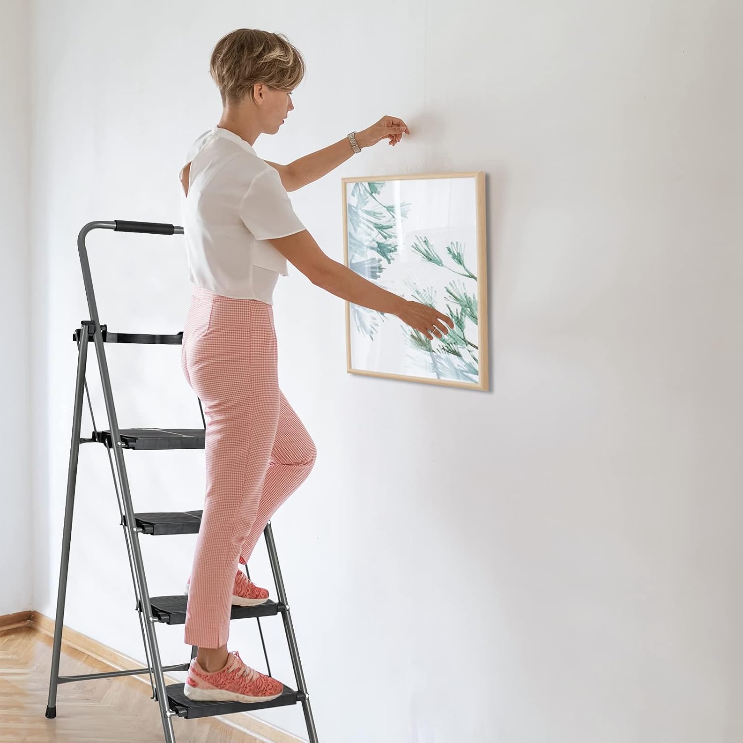 Hysache 4 Step Folding Ladder with Handrail, Black S9688