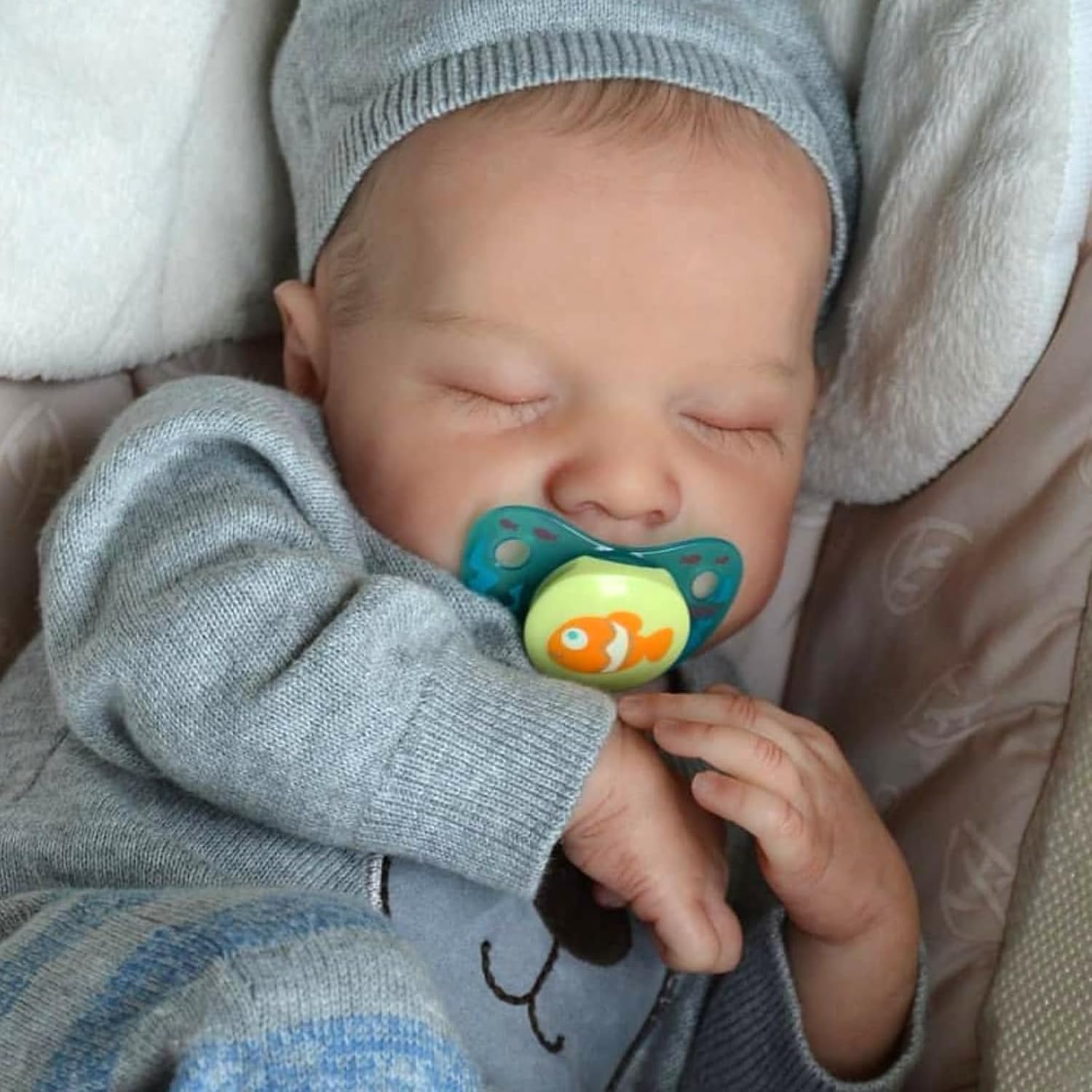 Lifelike Reborn Baby Dolls Boy 18-Inch Levi Real Sleeping Soft Cloth Body with Gift Box Y342