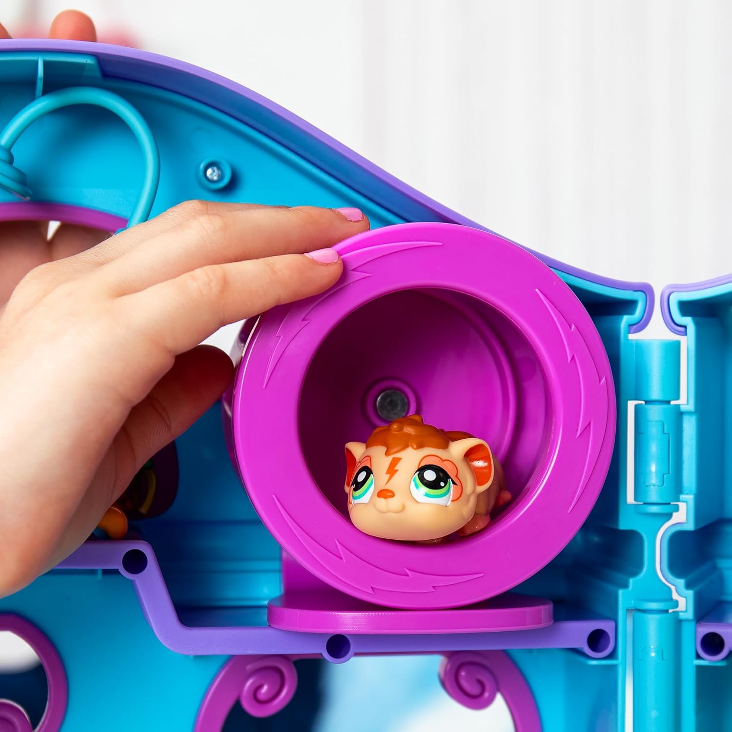 Littlest Pet Shop Playset LPS Gen 7 Mystery Figures Collectible Toy A45559