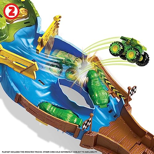 Hot Wheels Monster Trucks Wreckin’ Raceway Playset with Bigfoot & Gunkster D577