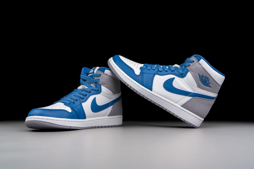 Jordan Men's 1 Retro High OG True Blue/White-Cement Grey W601
